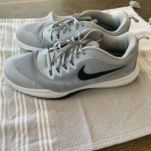 Men’s Nike Size 12 cross trainer shoes